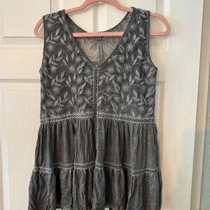 NWOT POL Women's Embroidered Floral Lace Tiered Sleeveless Top - Gray